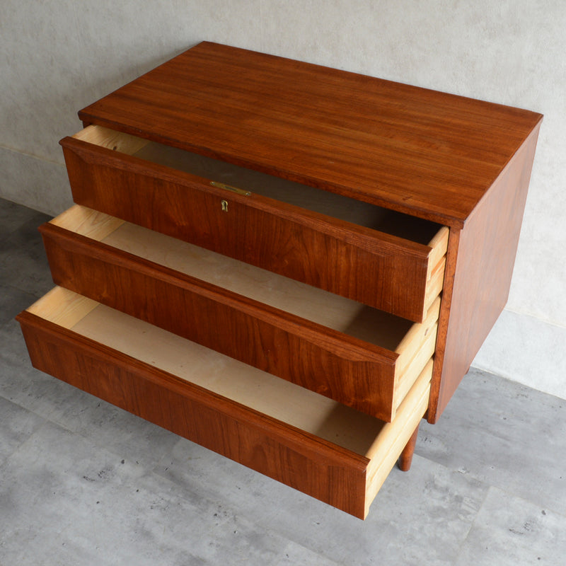 デンマーク ヴィンテージ  チーク ３段チェスト 5-4 (ウッドオイル仕上）鍵付