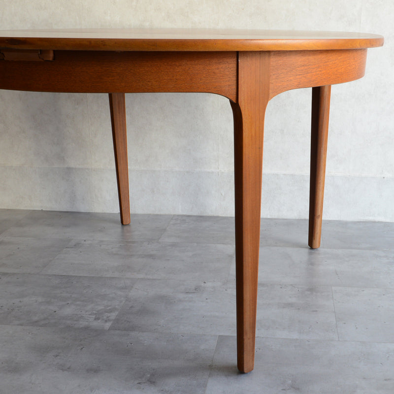 Nathan ネイサン　エクステンション ラウンド ダイニングテーブル03