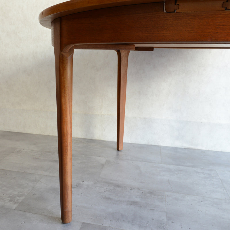 Nathan ネイサン　エクステンション ラウンド ダイニングテーブル03