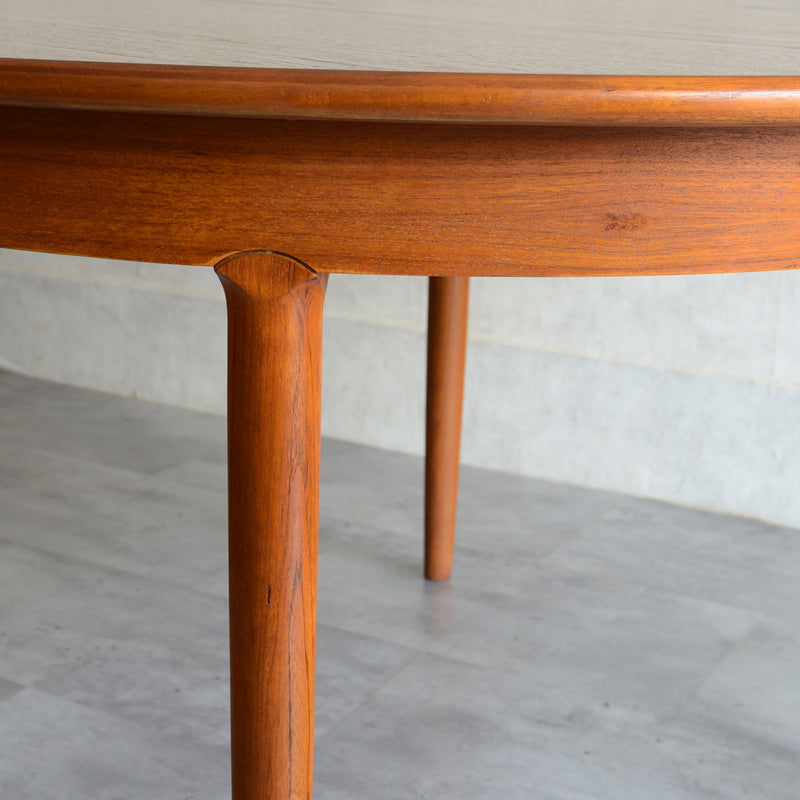 Meredew(メレデュー）エクステンション ラウンド ダイニングテーブル 03(天板剥離再塗装済）