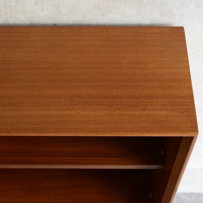 Herbert E. Gibbs ガラス扉キャビネット