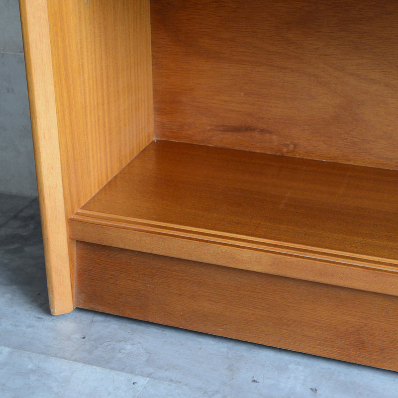 Herbert E. Gibbs ガラス扉キャビネット