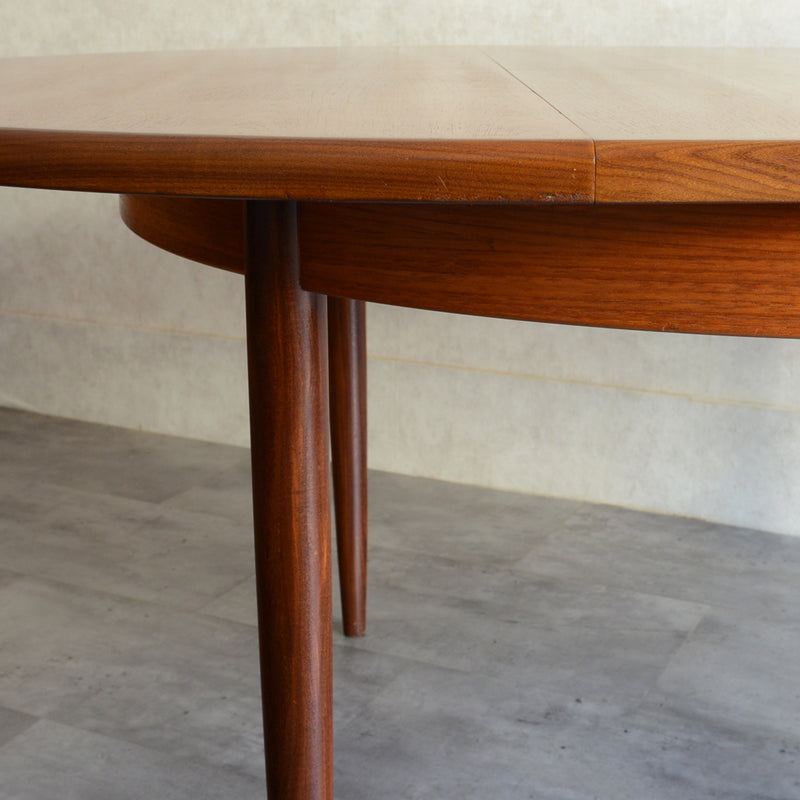 G-PLAN ジープラン　エクステンション ラウンド ダイニングテーブル70（天板剥離再塗装済）