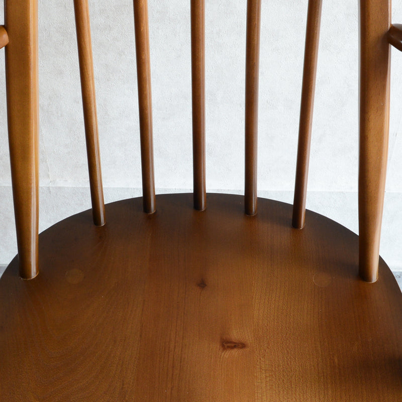 ERCOLアーコールアーム付き クエーカーチェア(ライトオールドコロニアルカラー）