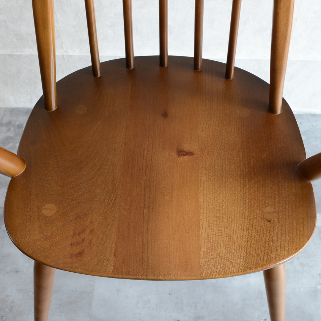 ERCOLアーコールアーム付き クエーカーチェア(ライトオールドコロニアルカラー）