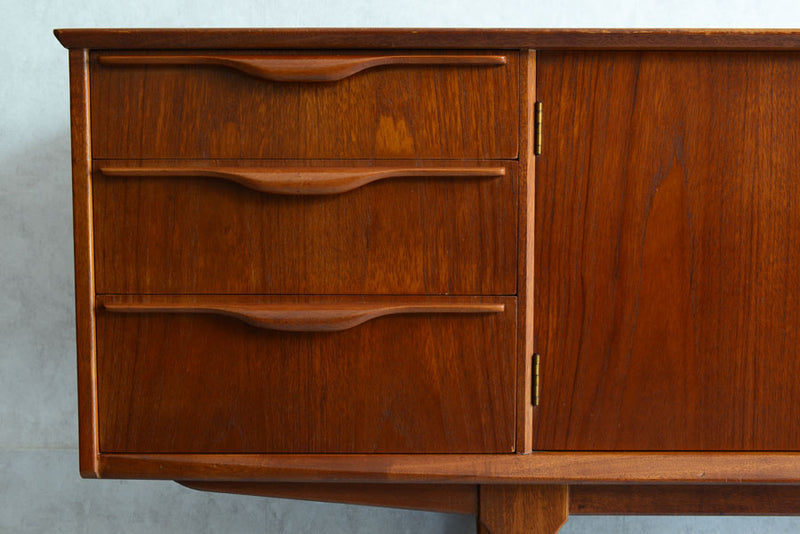 Jentique　ジェンティークサイドボード01