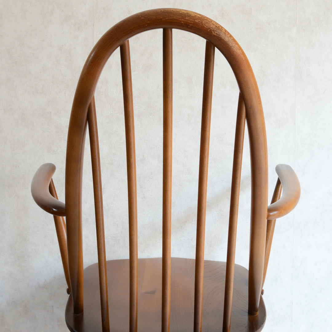 ERCOLアーコールアーム付き クエーカーチェア(ライトオールドコロニアルカラー）