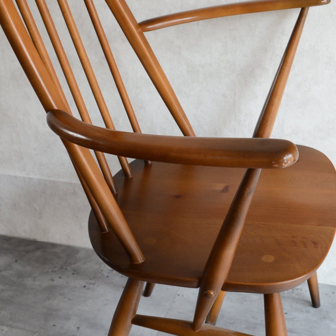 ERCOLアーコールアーム付き クエーカーチェア(ライトオールドコロニアルカラー）