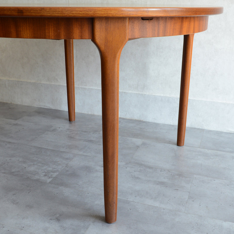 W様ご予約品　McINTOSHマッキントッシュ ラウンドエクステンション ダイニングテーブル05 （天板剥離再塗装済）