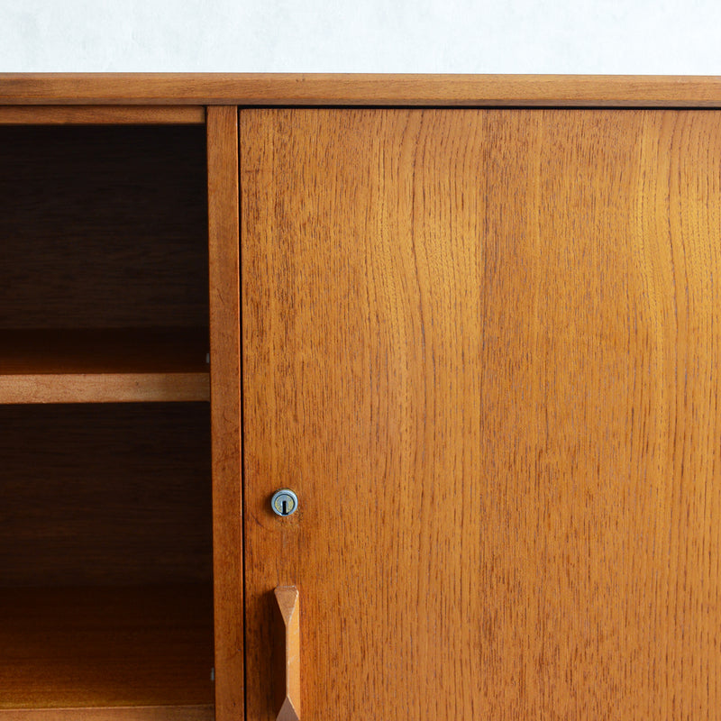 Herbert E. Gibbs ガラスキャビネット19(木扉付)