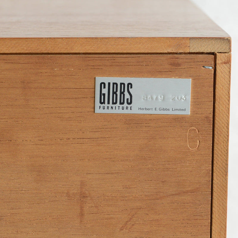 Herbert E. Gibbs ガラスキャビネット19(木扉付)