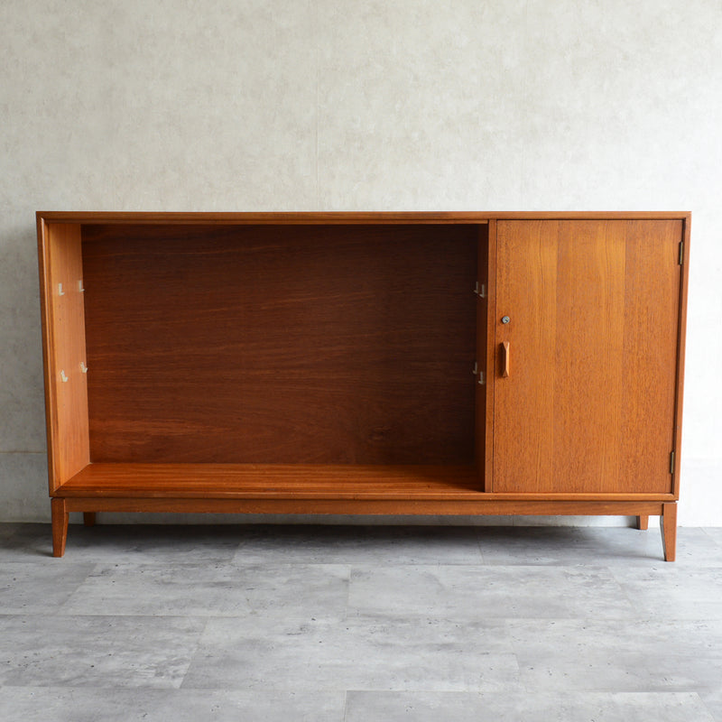 Herbert E. Gibbs ガラスキャビネット19(木扉付)