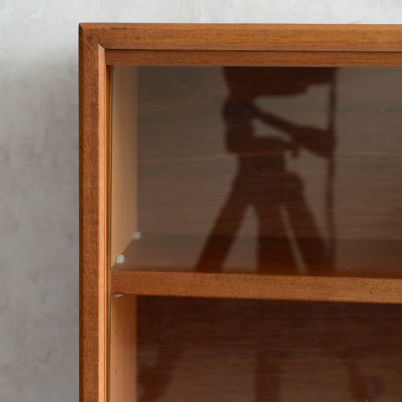 Herbert E. Gibbs ガラスキャビネット19(木扉付)