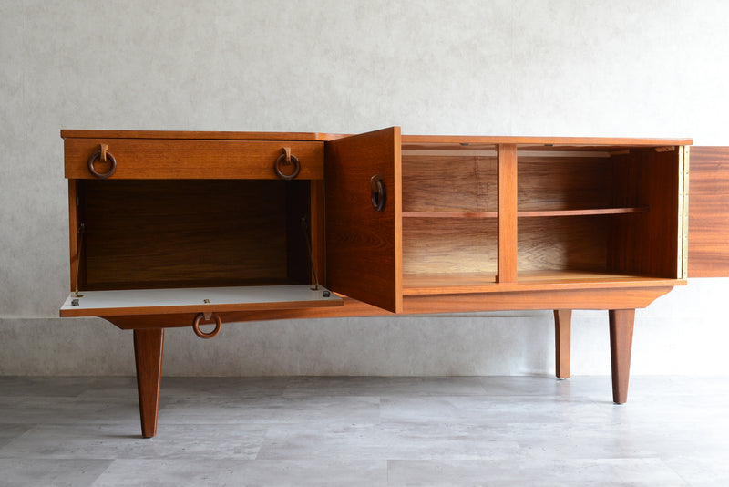 Beautility （ビューティリティ）サイドボード　