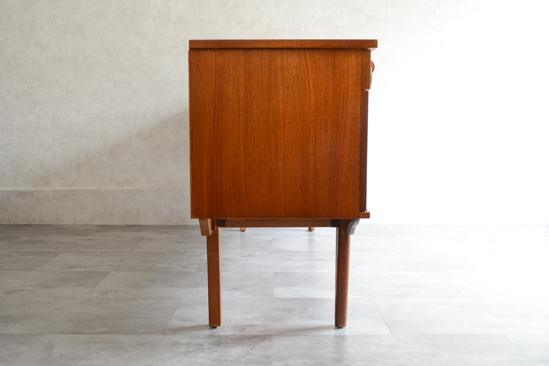 Beautility （ビューティリティ）サイドボード　