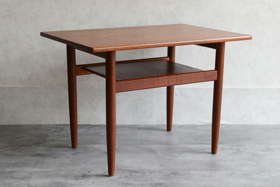 ミッドセンチュリー　棚付きコーヒーテーブル　チーク02