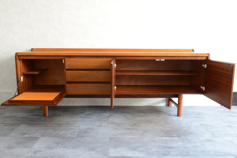 White&Newton ヴィンテージ   サイドボード 02