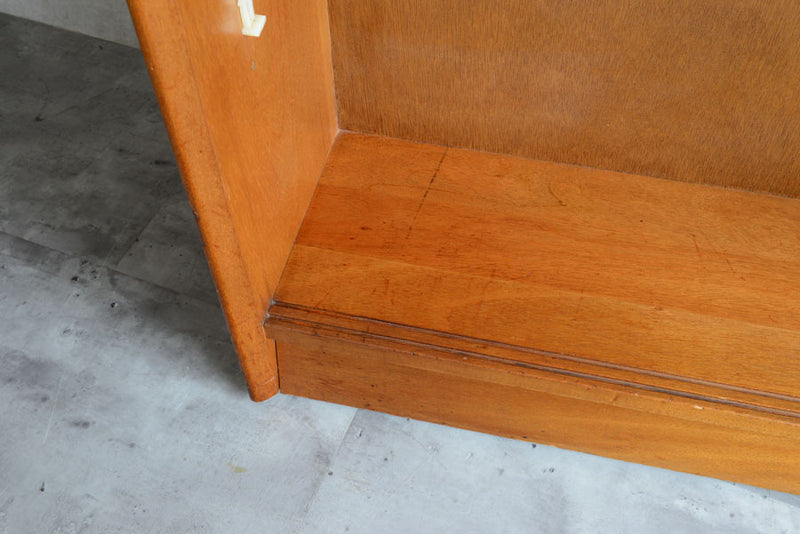 Herbert E. Gibbs ガラス扉キャビネット009