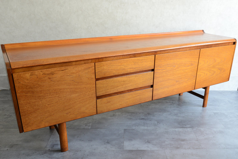 White&Newton ヴィンテージ   サイドボード 02