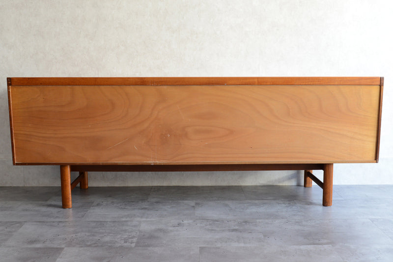 White&Newton ヴィンテージ   サイドボード 02