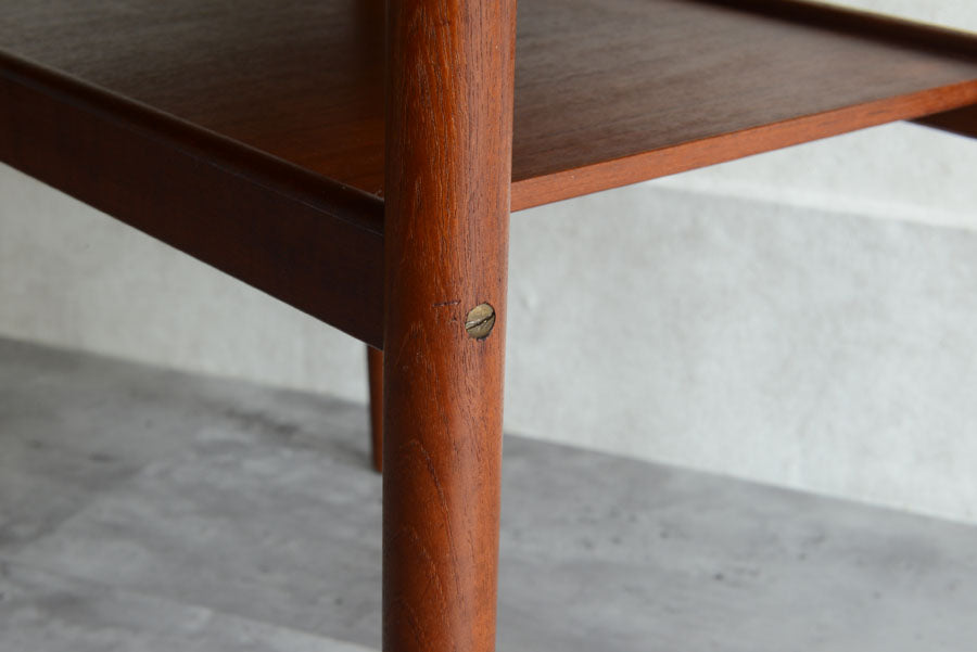 ミッドセンチュリー　棚付きコーヒーテーブル　チーク02