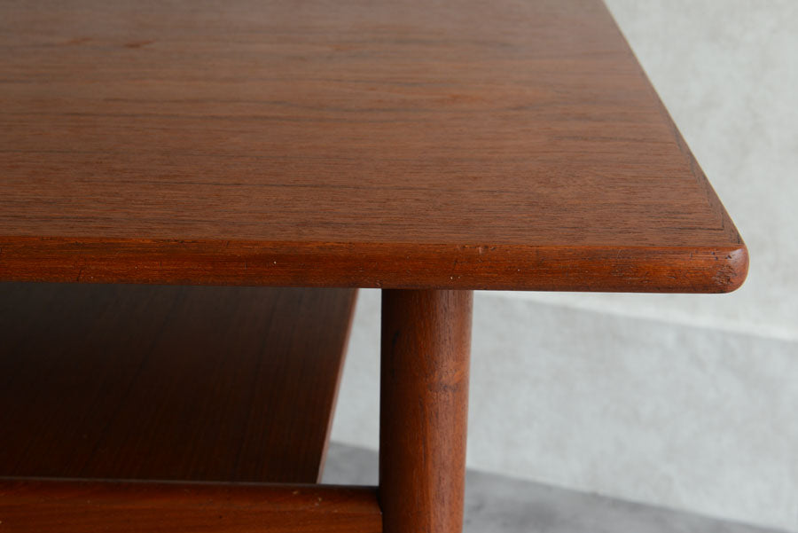 ミッドセンチュリー　棚付きコーヒーテーブル　チーク02