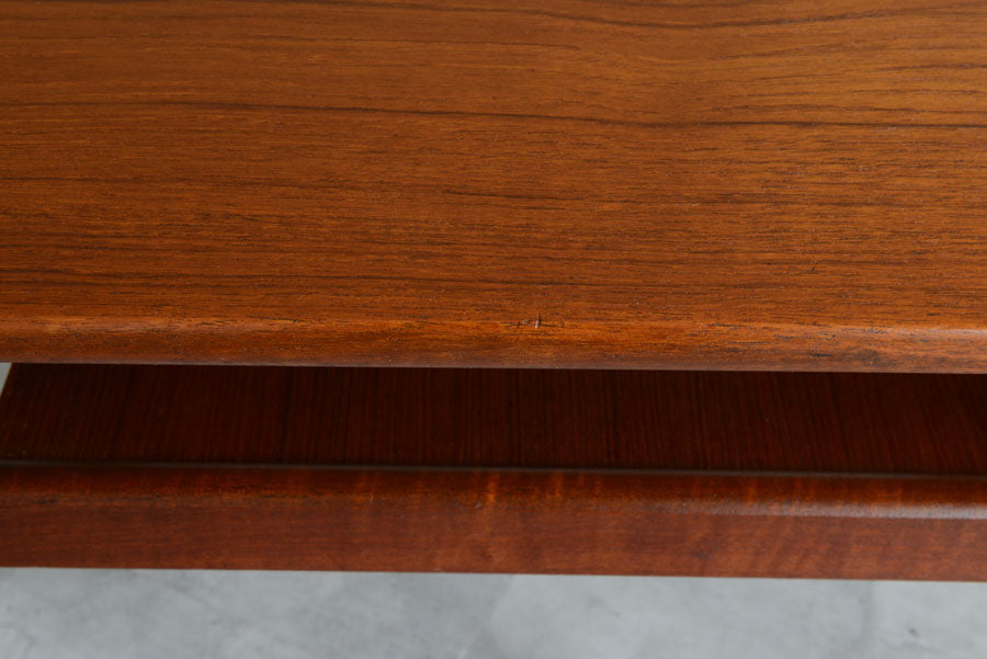 ミッドセンチュリー　棚付きコーヒーテーブル　チーク02