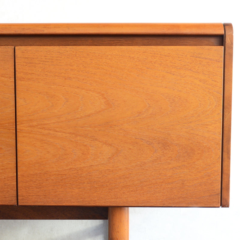 White&Newton ヴィンテージ   サイドボード 02