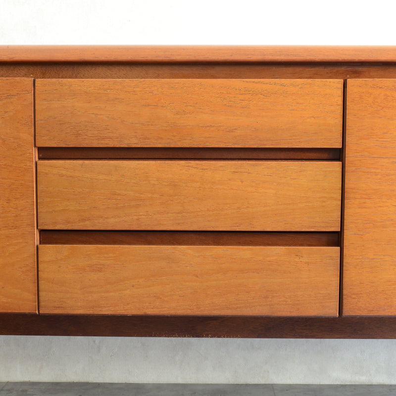 White&Newton ヴィンテージ   サイドボード 02