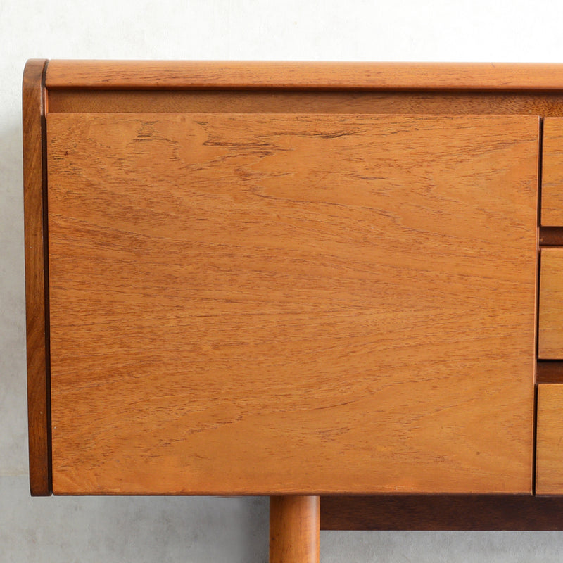 White&Newton ヴィンテージ   サイドボード 02