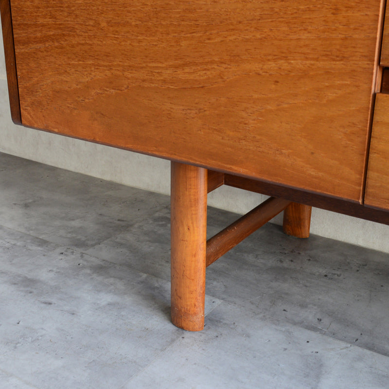 White&Newton ヴィンテージ   サイドボード 02