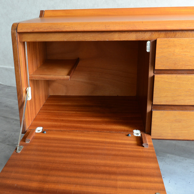 White&Newton ヴィンテージ   サイドボード 02