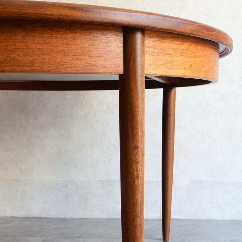 （Ｅ様ご予約品）G-PLAN ジープラン　エクステンション ラウンドテーブル68（天板剥離再塗装済）