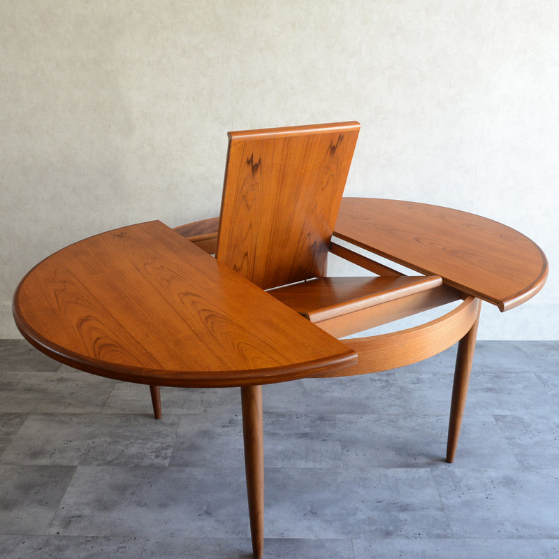 （Ｅ様ご予約品）G-PLAN ジープラン　エクステンション ラウンドテーブル68（天板剥離再塗装済）