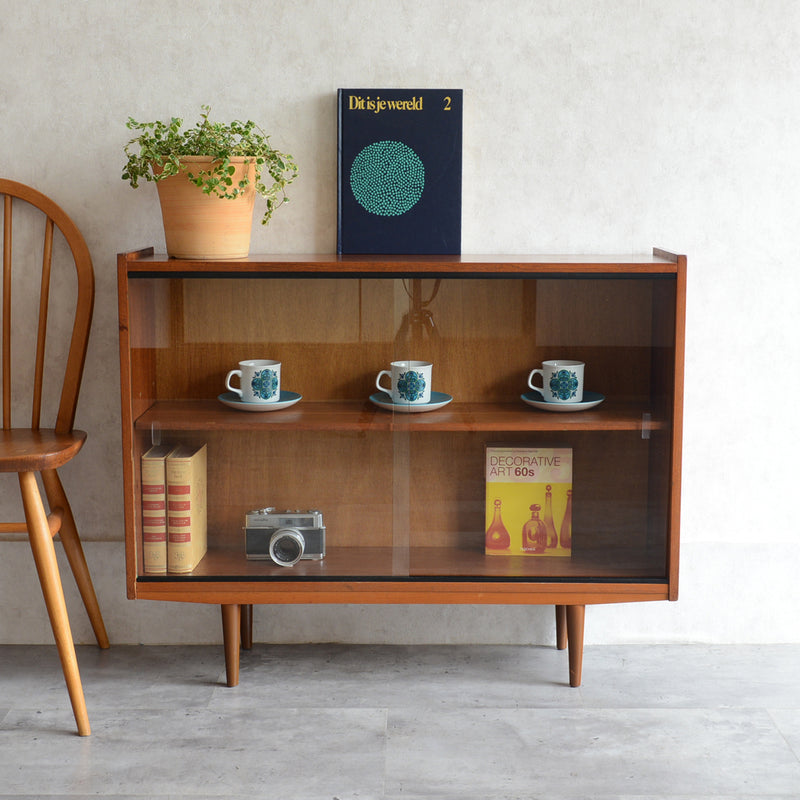 60s チーク ガラスキャビネット 32