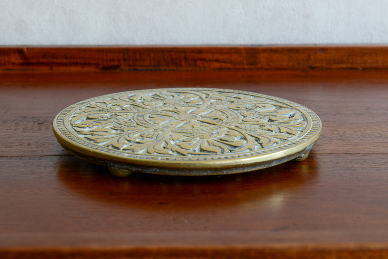 ヴィンテージ真鍮脚付プレート01　