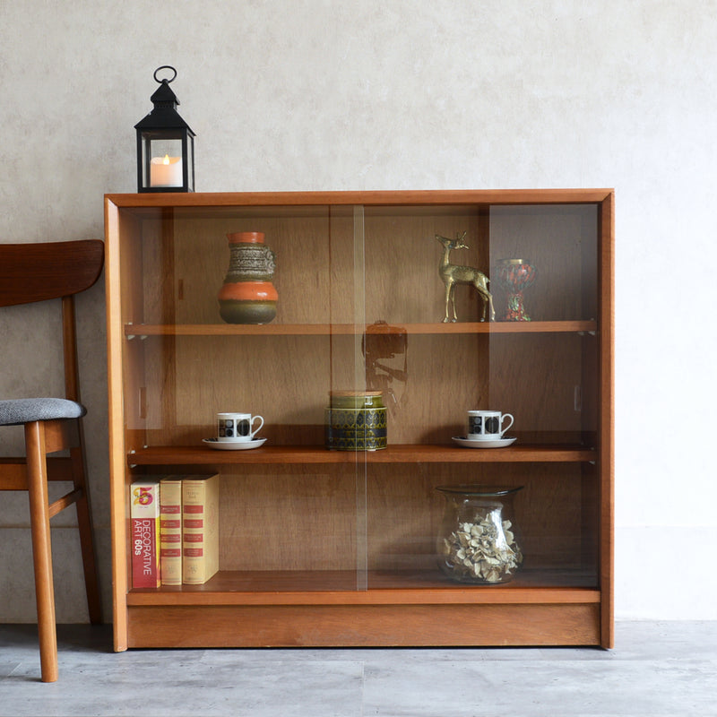 60S Herbert E. Gibbs ガラスキャビネット37