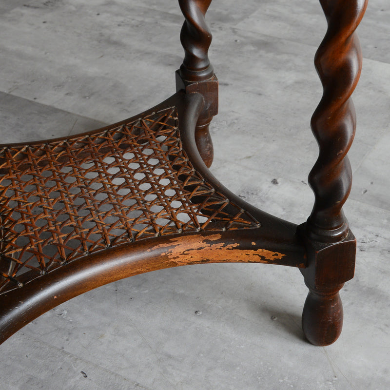 クラシックサイドテーブル　ラタン棚付03