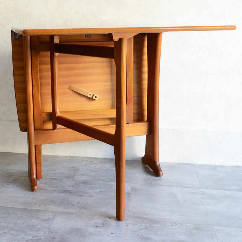 LE GATE ヴィンテージ　ゲートレッグ　エクステンション ダイニングテーブル01