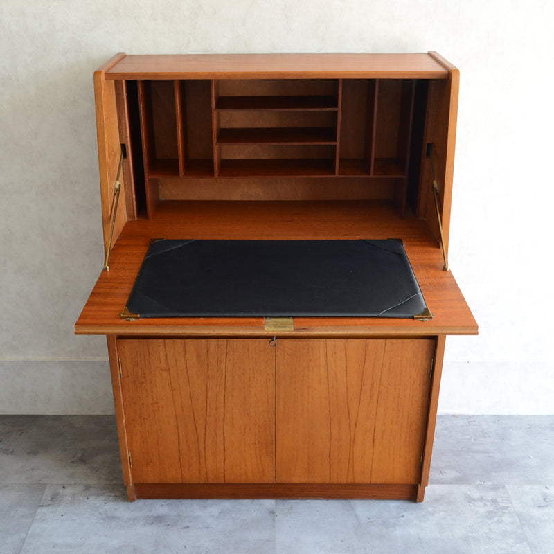 Remploy レンプロイ　ライティングビューロー