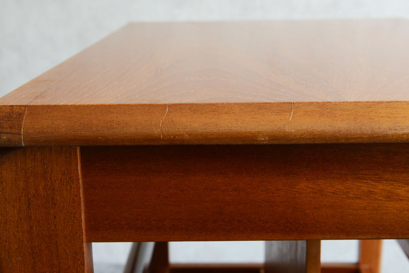 チーク　マガジンラック付きサイドテーブル