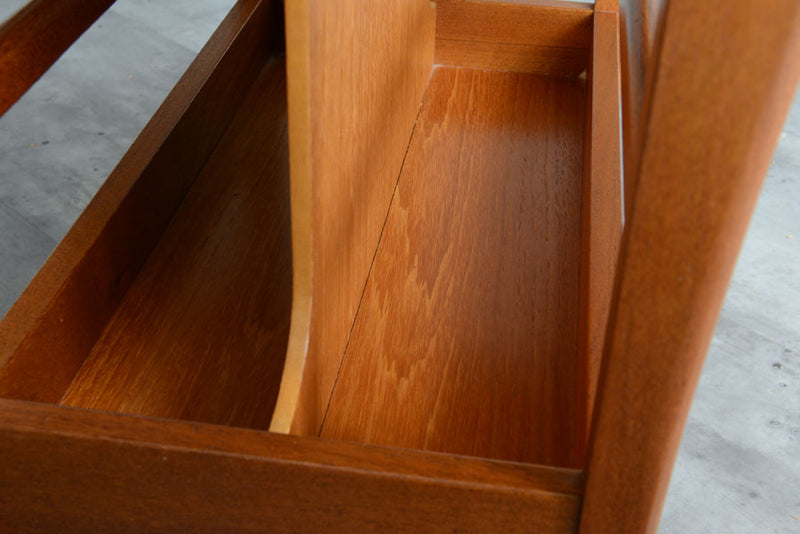 チーク　マガジンラック付きサイドテーブル