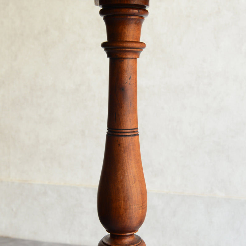 クラシックサイドテーブル　トリポッド11