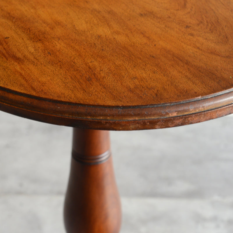 クラシックサイドテーブル　トリポッド11