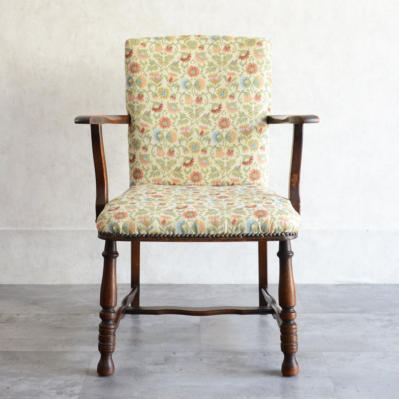 クラシック　アームチェア