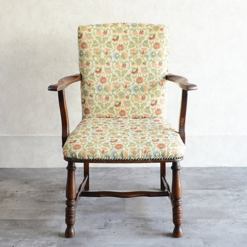 クラシック　アームチェア