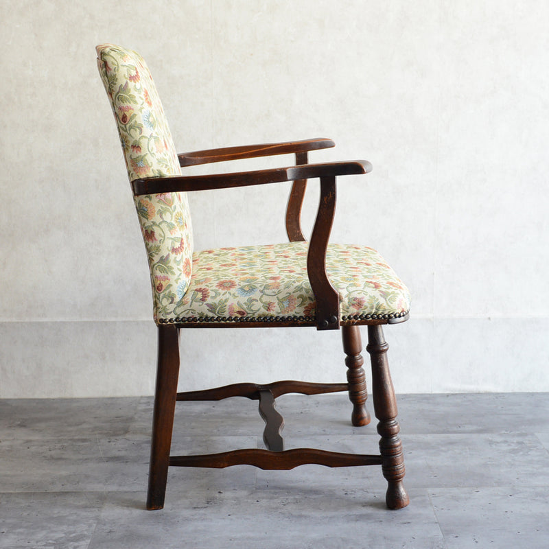 クラシック　アームチェア