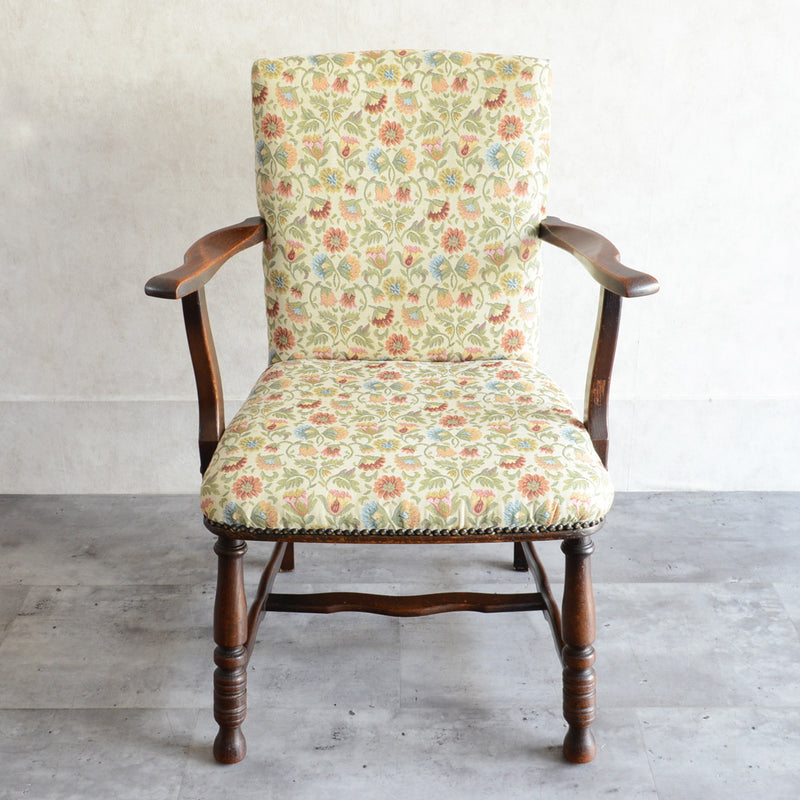 クラシック　アームチェア