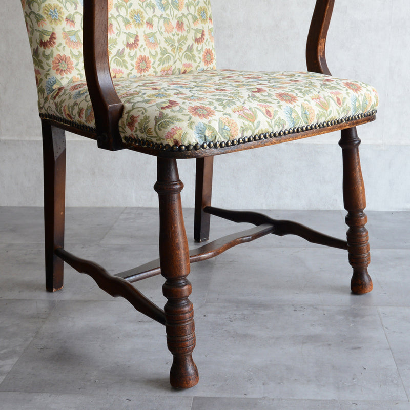 クラシック　アームチェア