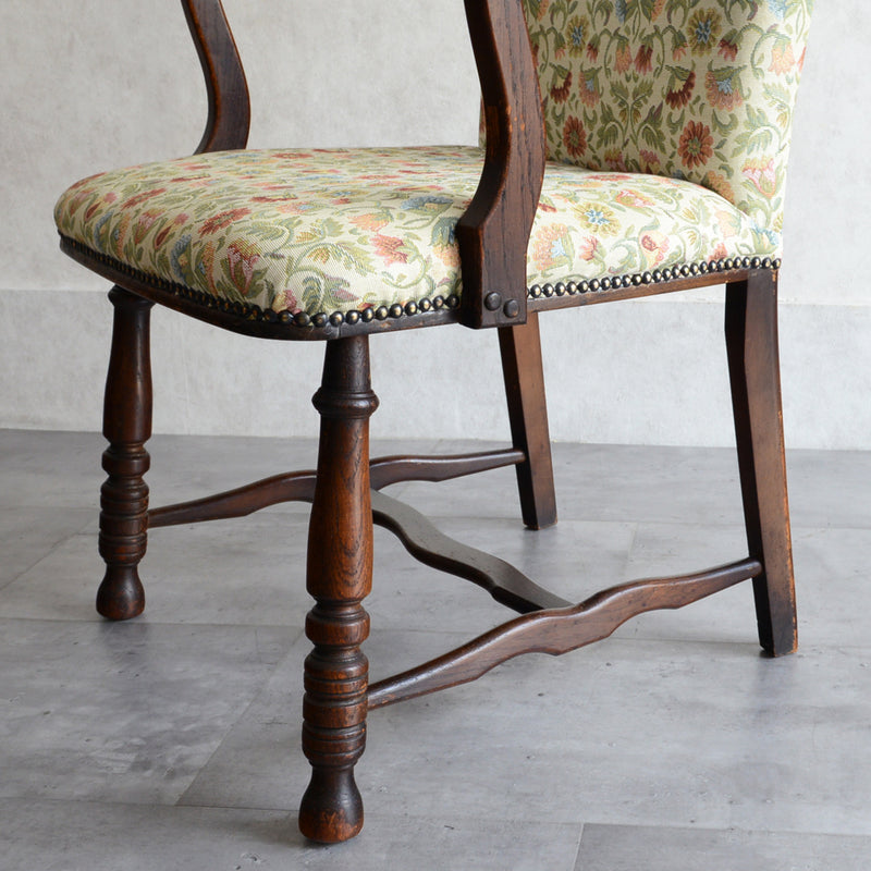 クラシック　アームチェア